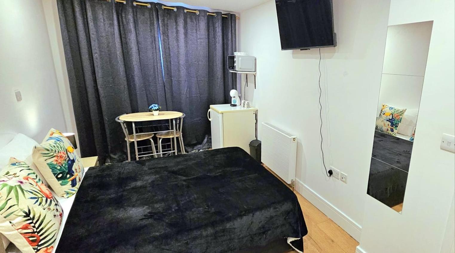 Penelope Ensuite Double Room ロンドン エクステリア 写真