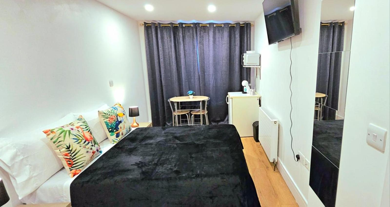 Penelope Ensuite Double Room ロンドン エクステリア 写真